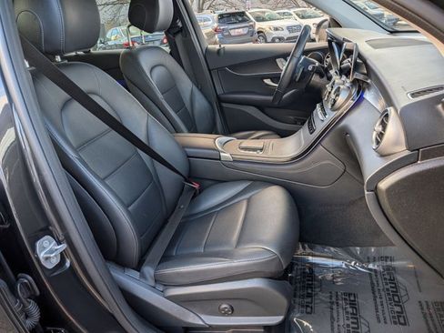 Used 2021 Mercedes-Benz GLC 300 4MATIC image 24