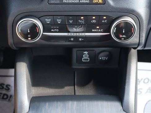 Used 2025 Ford Escape ST-Line AWD/4WD image 12