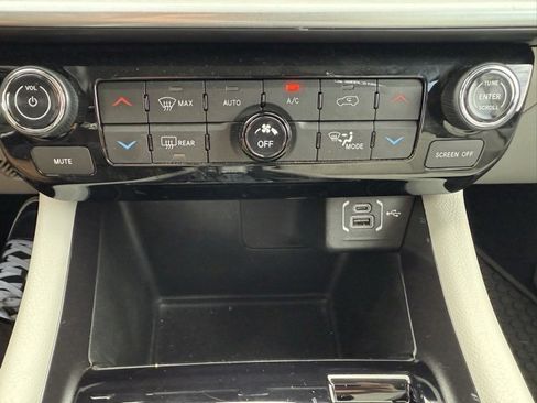Certified 2022 Jeep Compass Latitude w/ Convenience Group image 25