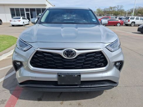 Used 2023 Toyota Highlander LE image 8