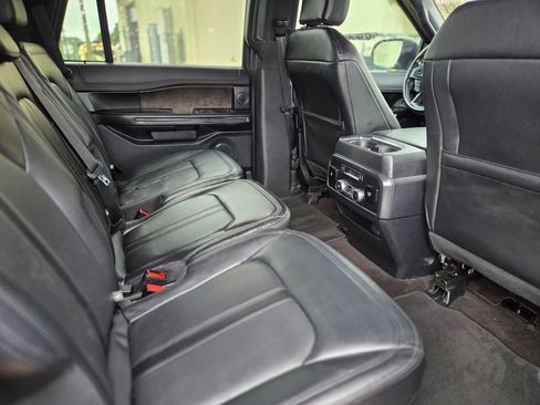Used 2020 Ford Expedition Limited RWD image 11