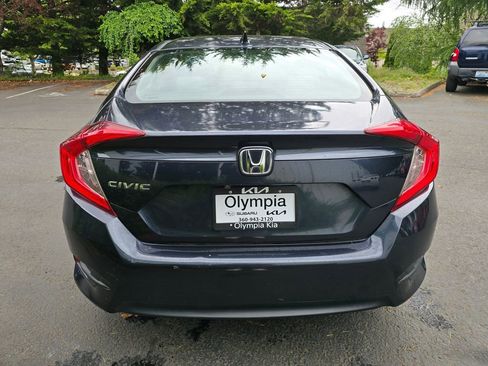 Used 2018 Honda Civic EX image 5