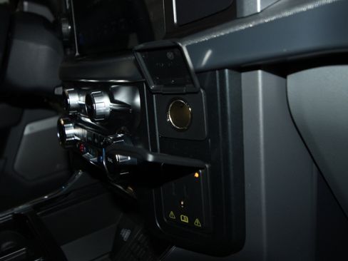 New 2026 Ford F150 Lariat w/ Equipment Group 502A High image 21