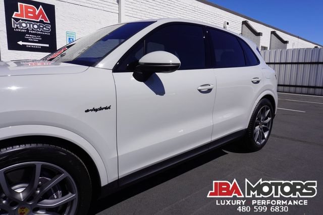 Used 2024 Porsche Cayenne AWD/4WD image 56
