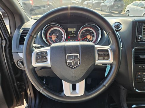 Used 2017 Dodge Grand Caravan GT FWD image 16