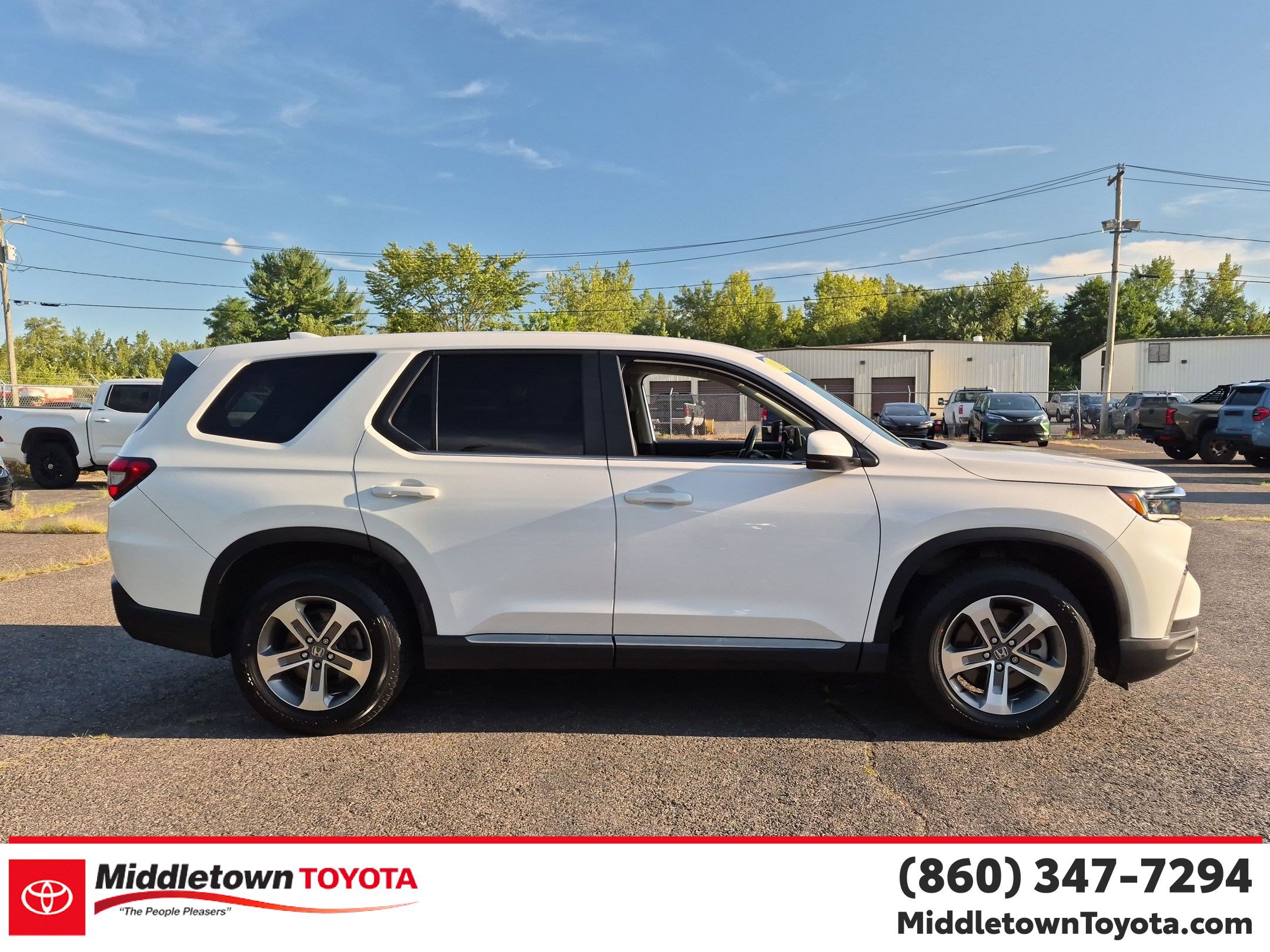 Used 2024 Honda Pilot EX-L image 2