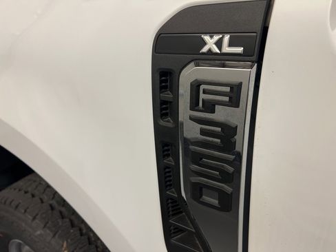 New 2025 Ford F350 XL w/ XL Chrome Package image 30