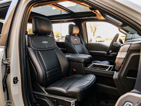 Used 2026 Ford F450 Platinum w/ FX4 Off-Road Package image 59