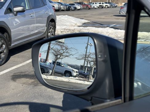 Used 2024 Subaru Crosstrek 2.0i Premium image 23