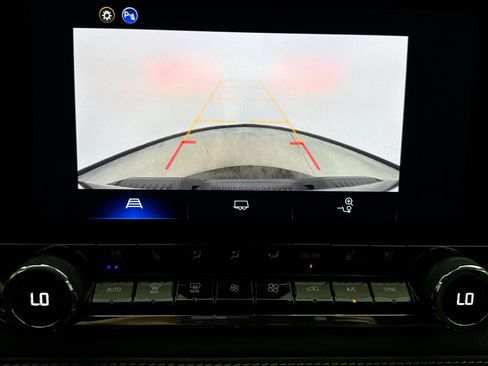 Used 2025 Chevrolet Colorado ZR2 AWD/4WD image 16