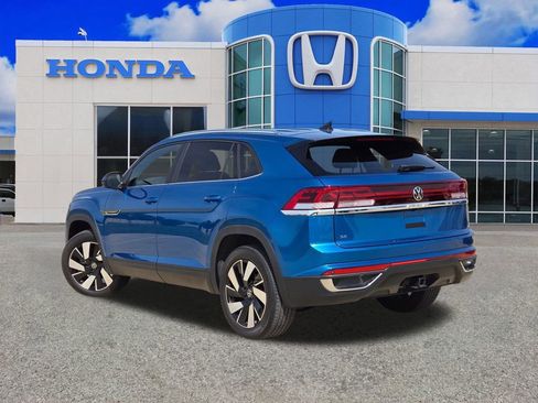 Used 2024 Volkswagen Atlas Cross Sport SE FWD image 5