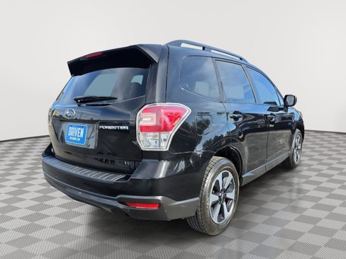 Used 2018 Subaru Forester 2.5i Premium w/ All-Weather Package AWD/4WD image 4
