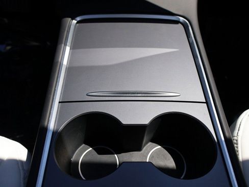 Used 2024 Tesla Model Y Long Range image 55