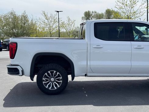 Used 2021 GMC Sierra 1500 AT4 w/ AT4 Premium Package AWD/4WD image 9