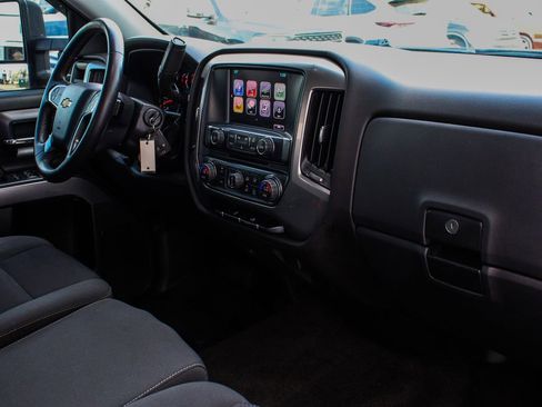 Used 2018 Chevrolet Silverado 1500 LT w/ All Star Edition image 37