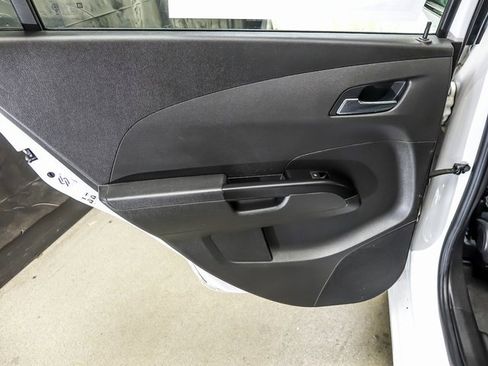 Used 2018 Chevrolet Sonic Premier image 22