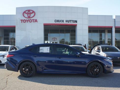 New 2026 Toyota Camry SE image 1