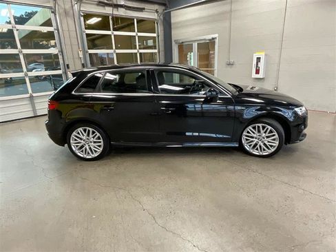 Used 2018 Audi A3 e-tron Premium Plus w/ Technology Package image 6