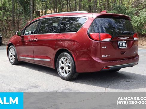 Used 2018 Chrysler Pacifica Limited FWD image 10