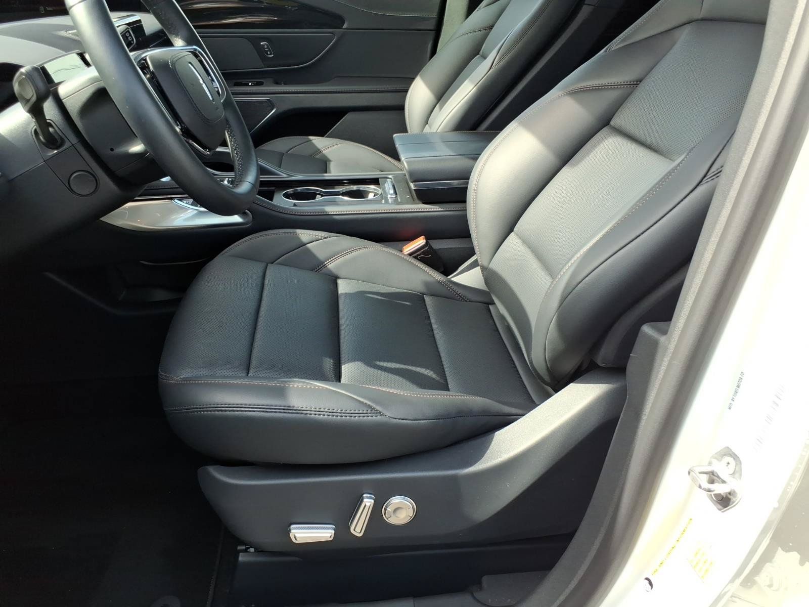 Used 2026 Lincoln Nautilus Premier w/ Jet Appearance Package AWD/4WD image 14