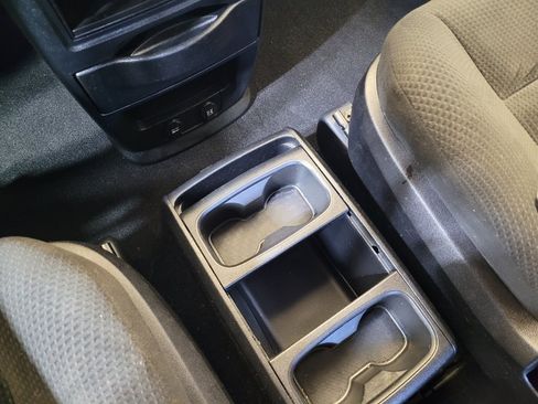 Used 2016 Dodge Grand Caravan SE FWD image 26