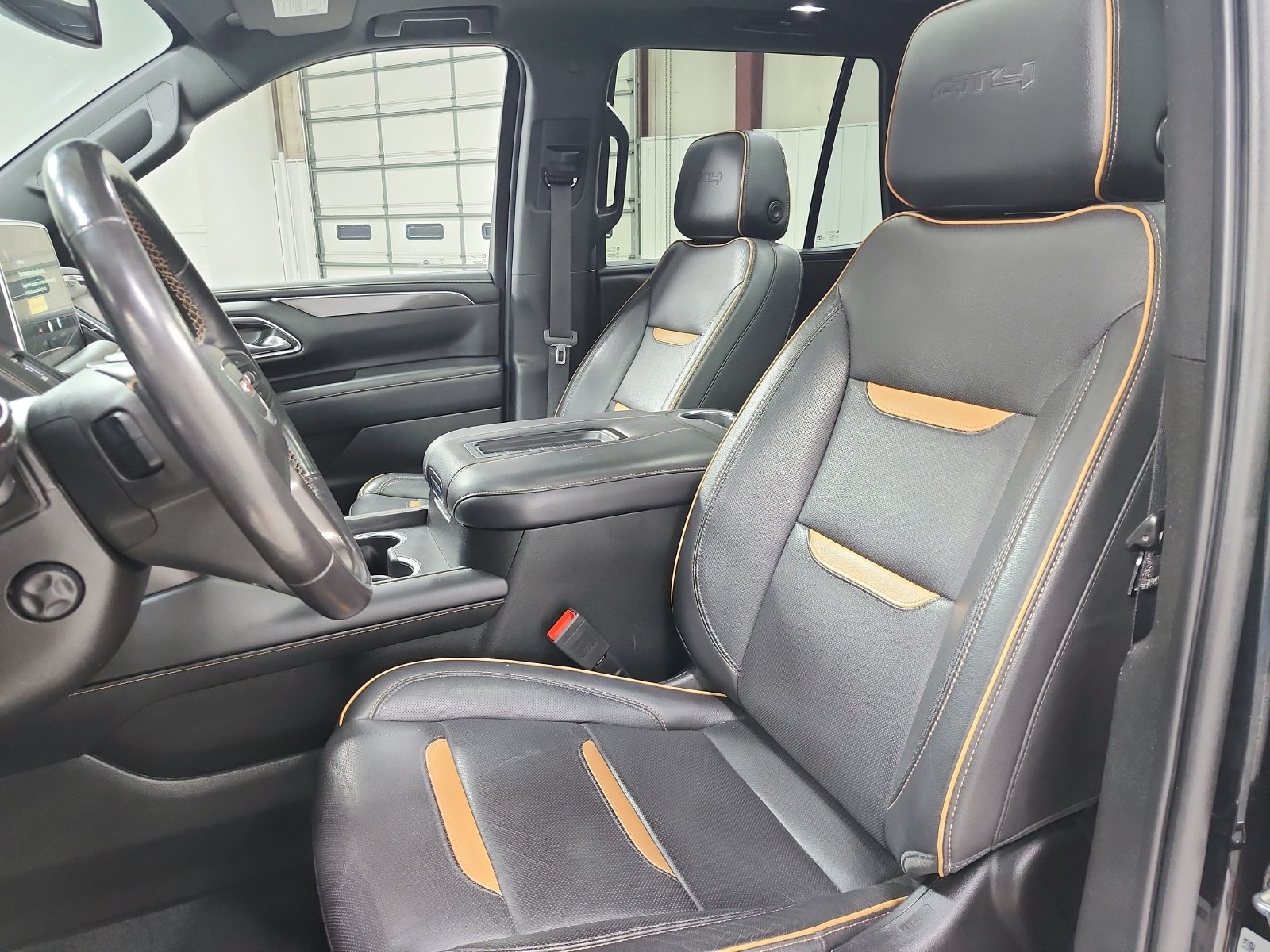 Used 2023 GMC Yukon AT4 AWD/4WD image 10