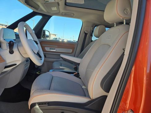 Used 2025 Volkswagen ID. Buzz Pro S Plus image 15