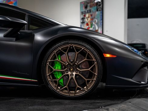 Used 2018 Lamborghini Huracan Performante image 15