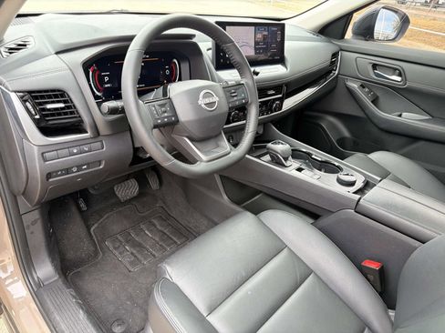 Certified 2025 Nissan Rogue SL w/ SL Premium Package image 26