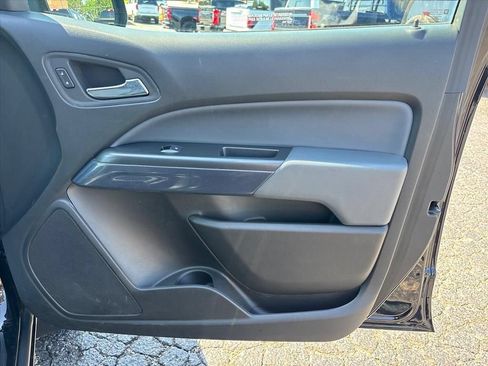 Used 2022 Chevrolet Colorado Z71 w/ Z71 Midnight Edition AWD/4WD image 14