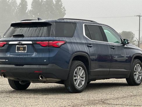 Used 2022 Chevrolet Traverse LT w/ LPO, Black Accent Package image 6