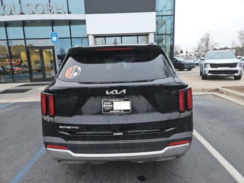 Certified 2024 Kia Sorento S image 7