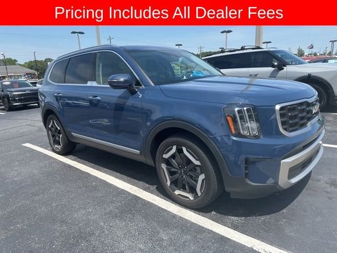 Used 2023 Kia Telluride S w/ S Sunroof Package FWD image 1