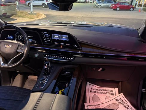 Used 2024 Cadillac Escalade ESV Premium Luxury Platinum w/ Heavy-Duty Trailer Package image 19