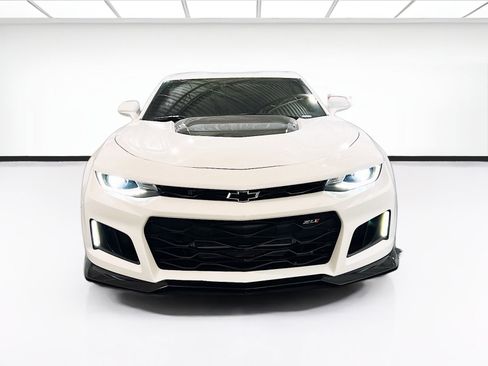 Used 2017 Chevrolet Camaro ZL1 image 2