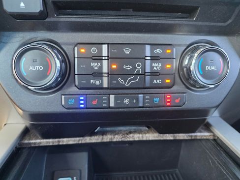Used 2017 Ford F250 Lariat w/ Lariat Value Package AWD/4WD image 15