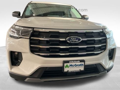 New 2026 Ford Explorer Active w/ Active Comfort Package image 7