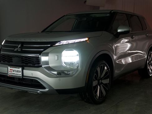 New 2025 Mitsubishi Outlander SEL image 37