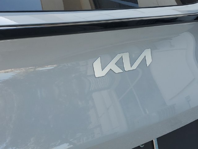 Certified 2026 Kia Sportage EX w/ EX Panorama Roof Package FWD image 8