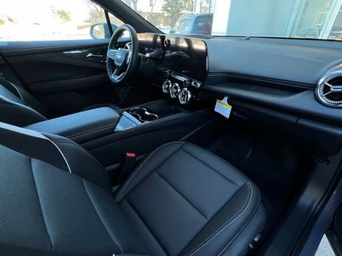 Used 2024 Chevrolet Blazer EV LT image 29