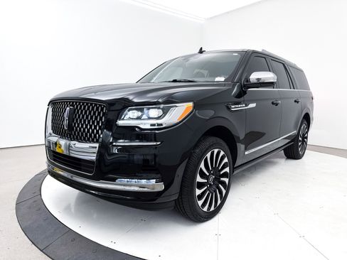 Used 2022 Lincoln Navigator L Black Label image 18