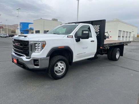 Used 2022 GMC Sierra 3500 Pro w/ Convenience Package image 3