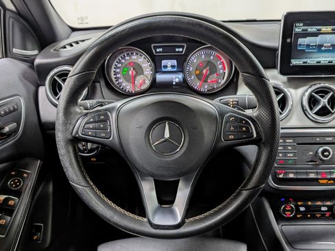Used 2017 Mercedes-Benz GLA 250 4MATIC image 32
