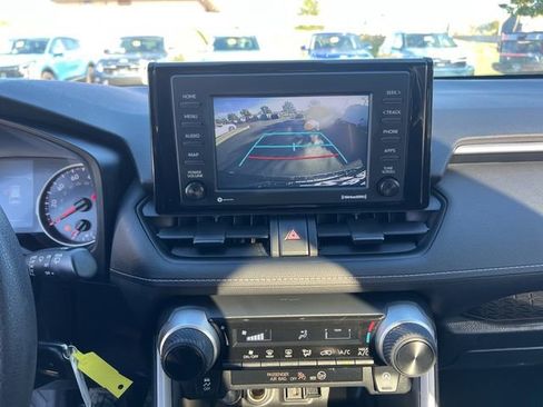 Used 2022 Toyota RAV4 LE image 34
