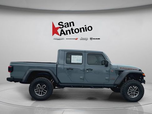 Certified 2025 Jeep Gladiator Mojave w/ Convenience Group AWD/4WD image 15