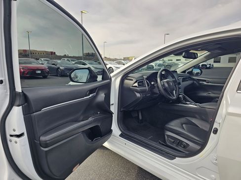 Used 2023 Toyota Camry XLE w/ Cold Weather Package image 18
