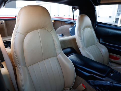 Used 2000 Chevrolet Corvette Coupe image 11