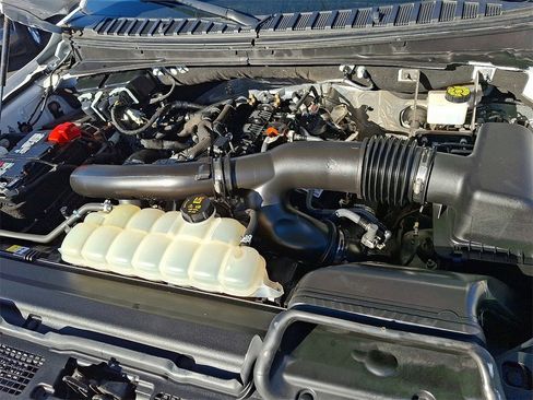 Certified 2023 Ford Expedition Limited image 28