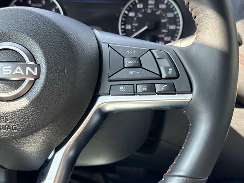 Used 2025 Nissan Sentra SR w/ SR Premium Package FWD image 9
