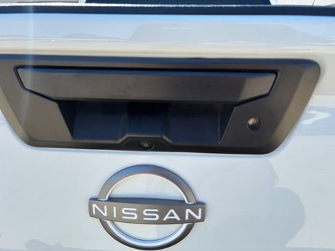 Used 2024 Nissan Frontier SV w/ Technology Package AWD/4WD image 13